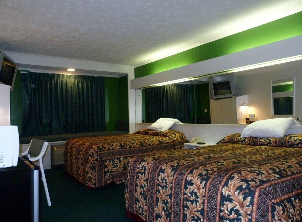 Holiday Lodge - Greensboro/Lake Oconee Экстерьер фото